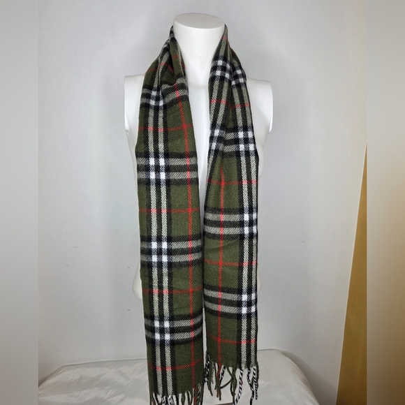 Plaid Green and Black Scarf - Picture 4 of 7